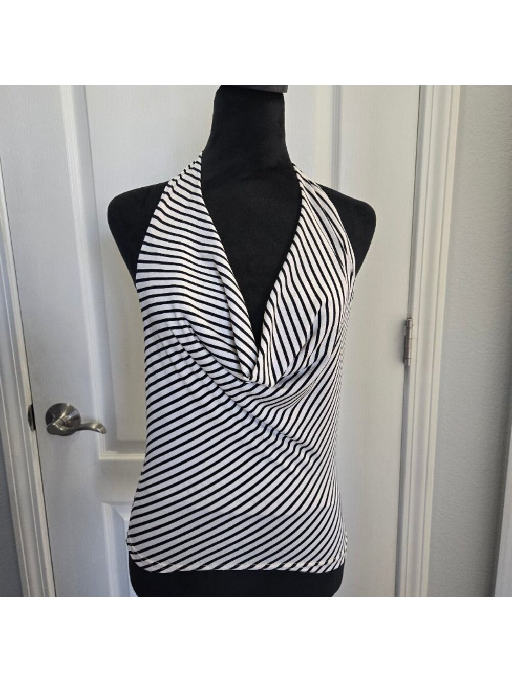 H&M White/Black Striped Crêpe Halterneck Top Womens Sz XS (26-0201)